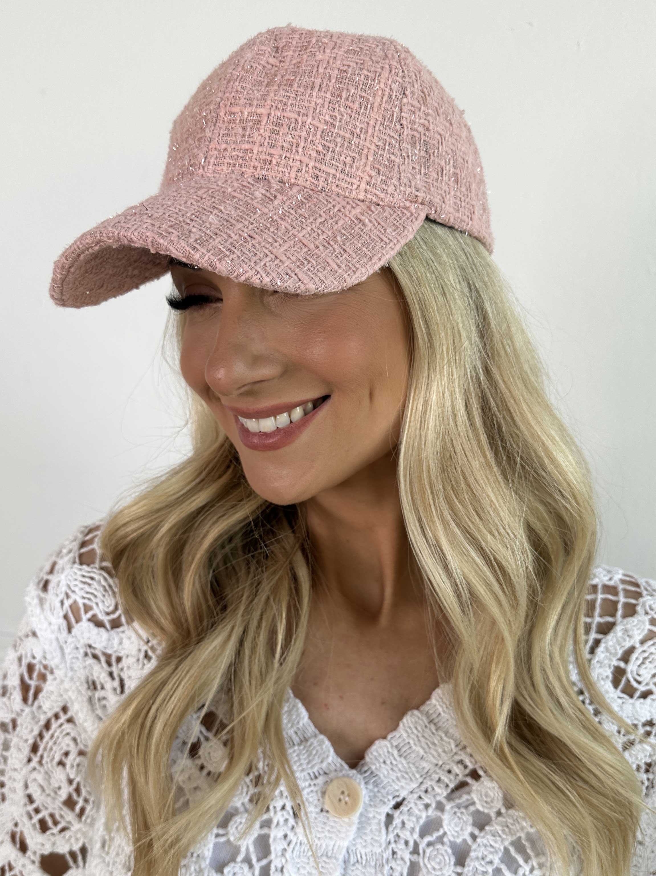 Ottilie - Keps med flätat tyg